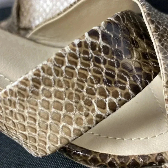 RIALTO WO SIZE 9.5 BROWN SNAKESKIN-ANKLE STRAP 4” THICK  HEEL OPEN TOE SHOE - Picture 4 of 13